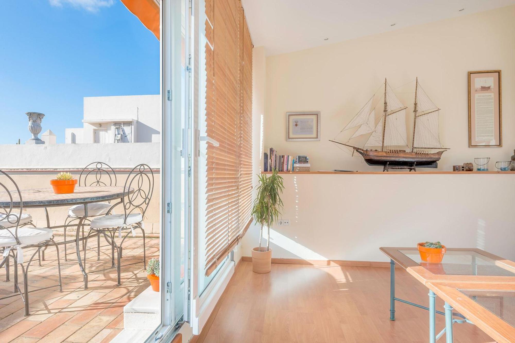 Atico En El Centro Con Terraza Cádiz