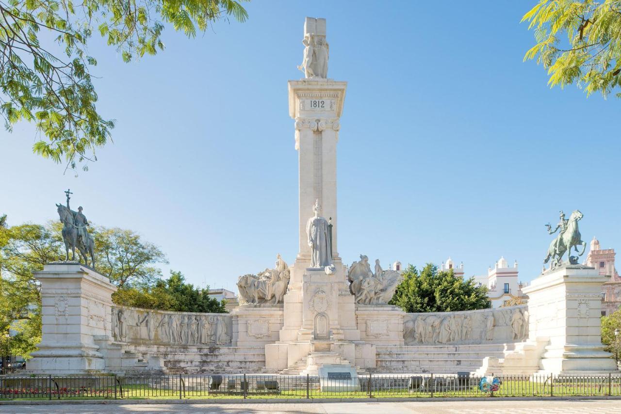 Atico En El Centro Con Terraza Cádiz